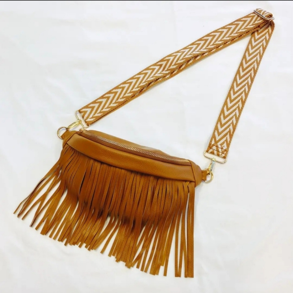 Fringe or not? crossbody bag